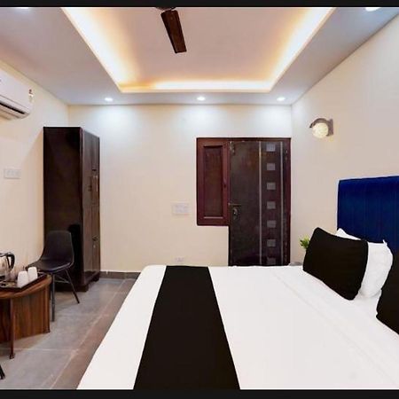 Hotel City Palace 뉴델리 외부 사진