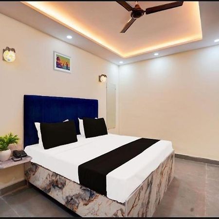 Hotel City Palace 뉴델리 외부 사진