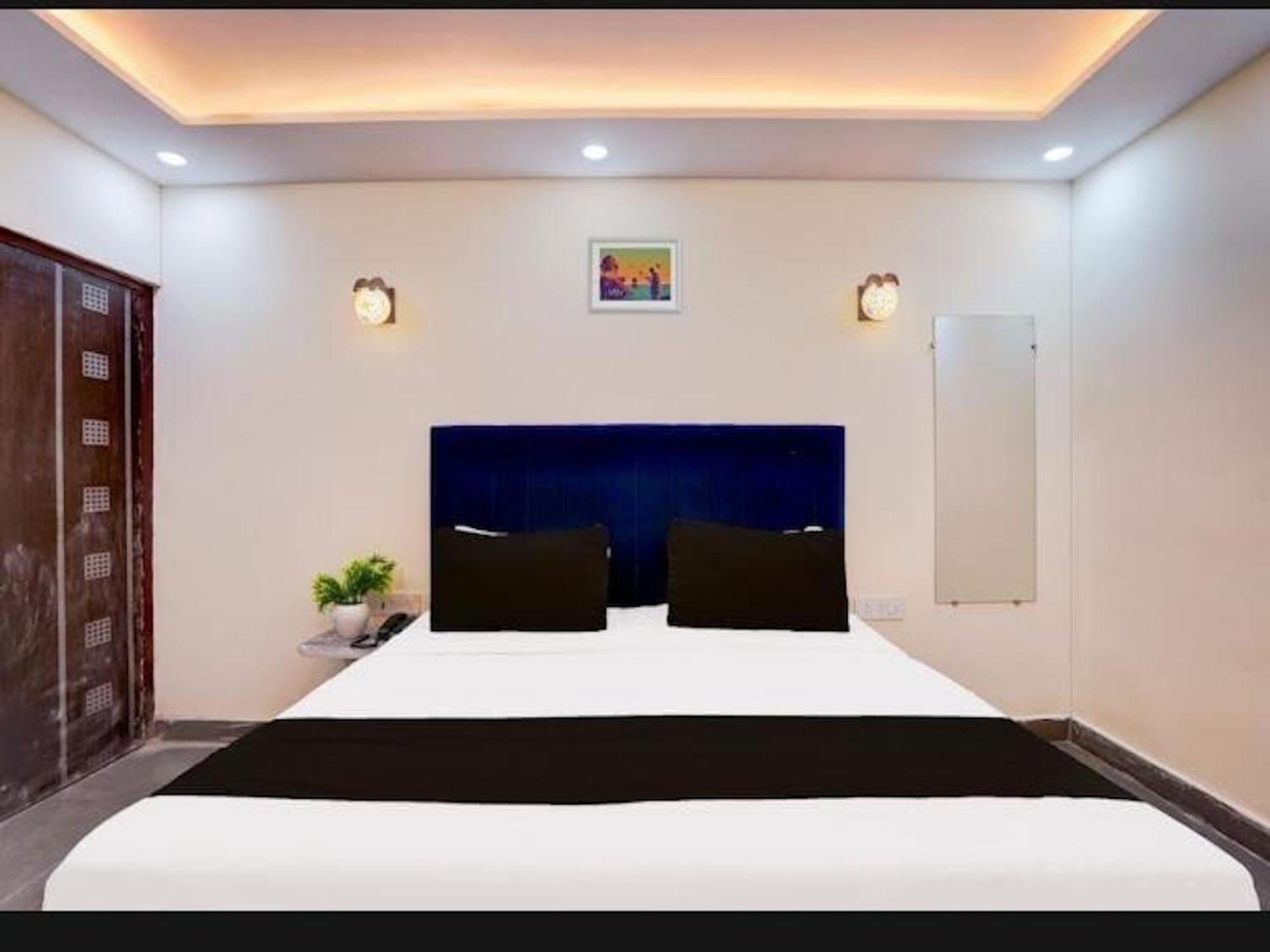 Hotel City Palace 뉴델리 외부 사진