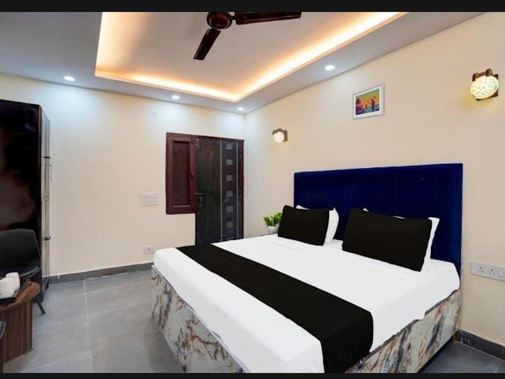 Hotel City Palace 뉴델리 외부 사진